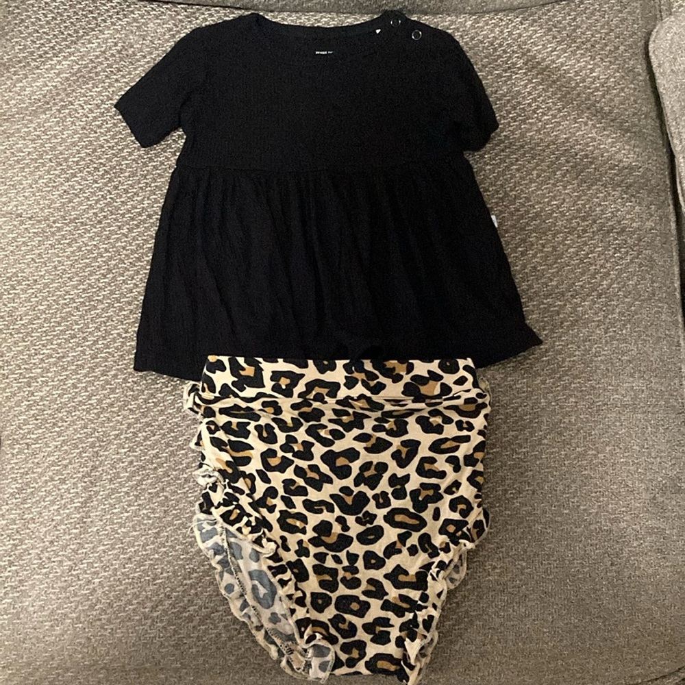 Posh peanut 2 piece Henley and bummies set.